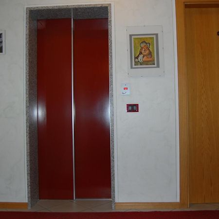 Hotel Garni Castel Ferari Tuenno Exteriér fotografie