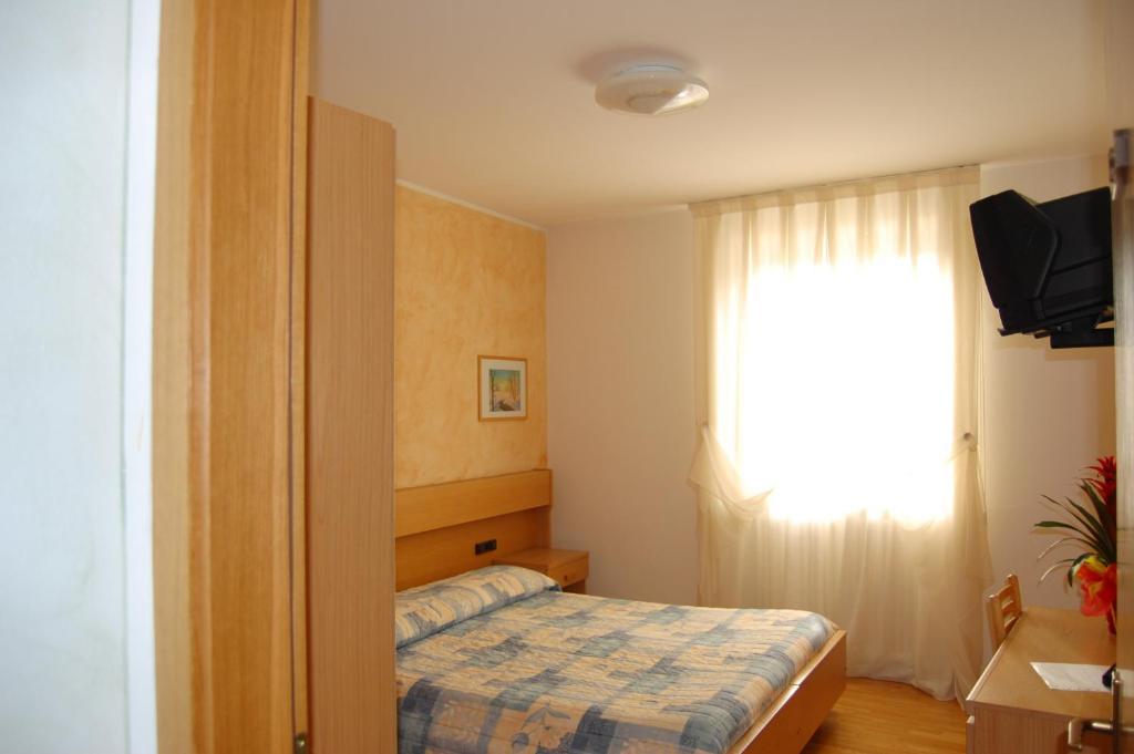 Hotel Garni Castel Ferari Tuenno Exteriér fotografie