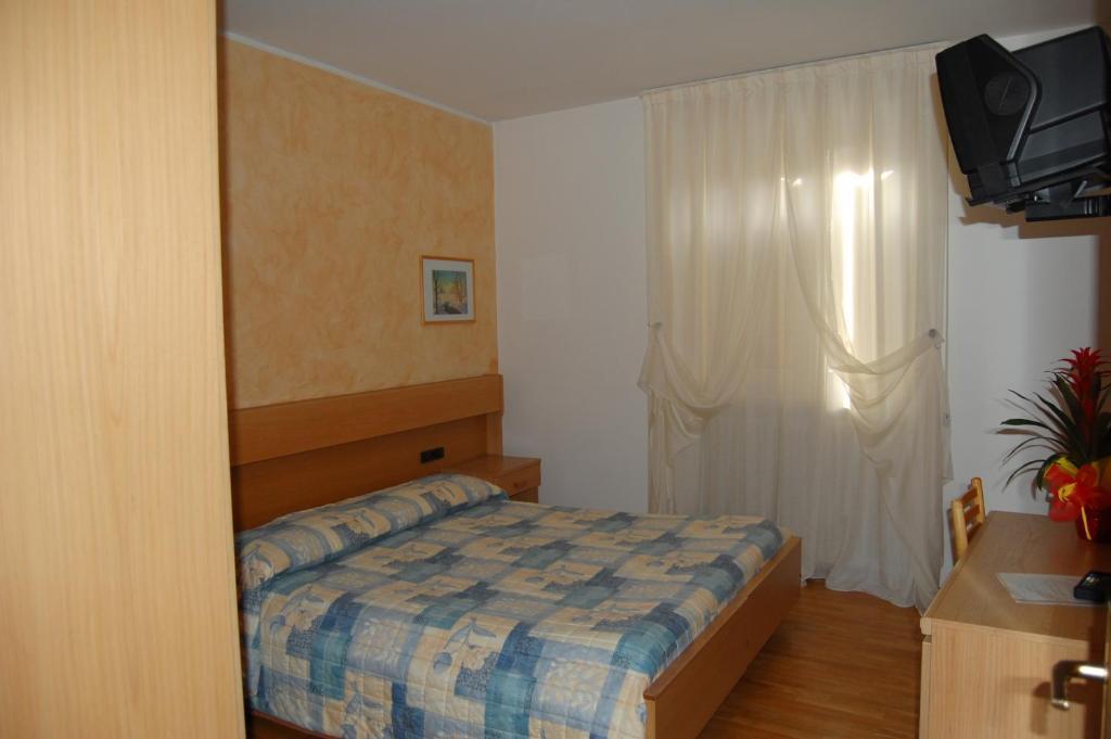 Hotel Garni Castel Ferari Tuenno Exteriér fotografie