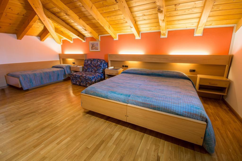 Hotel Garni Castel Ferari Tuenno Exteriér fotografie
